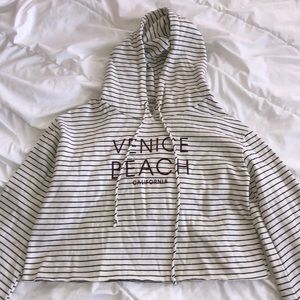 Long sleeve cropped sweatshirt